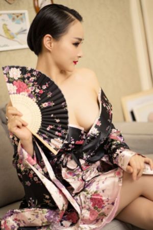 善良的女秘书的目的免费观看