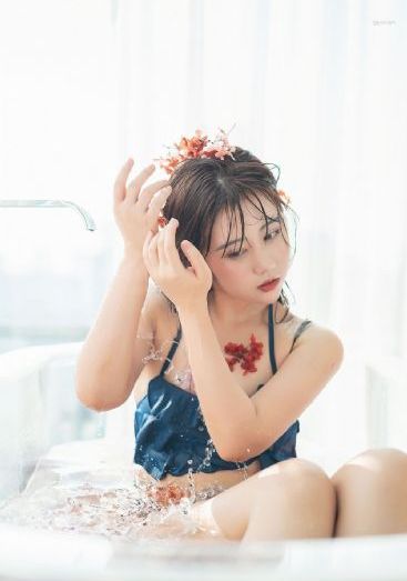 大肚子生蛇蛋憋着生不出来十世