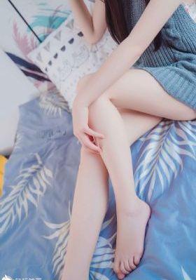 老板一边开会一边摸秘书