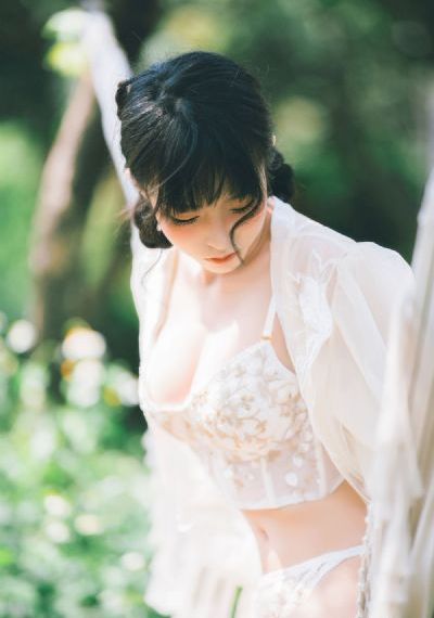 年轻的小婊2中文版