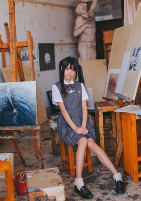 触摸女孩